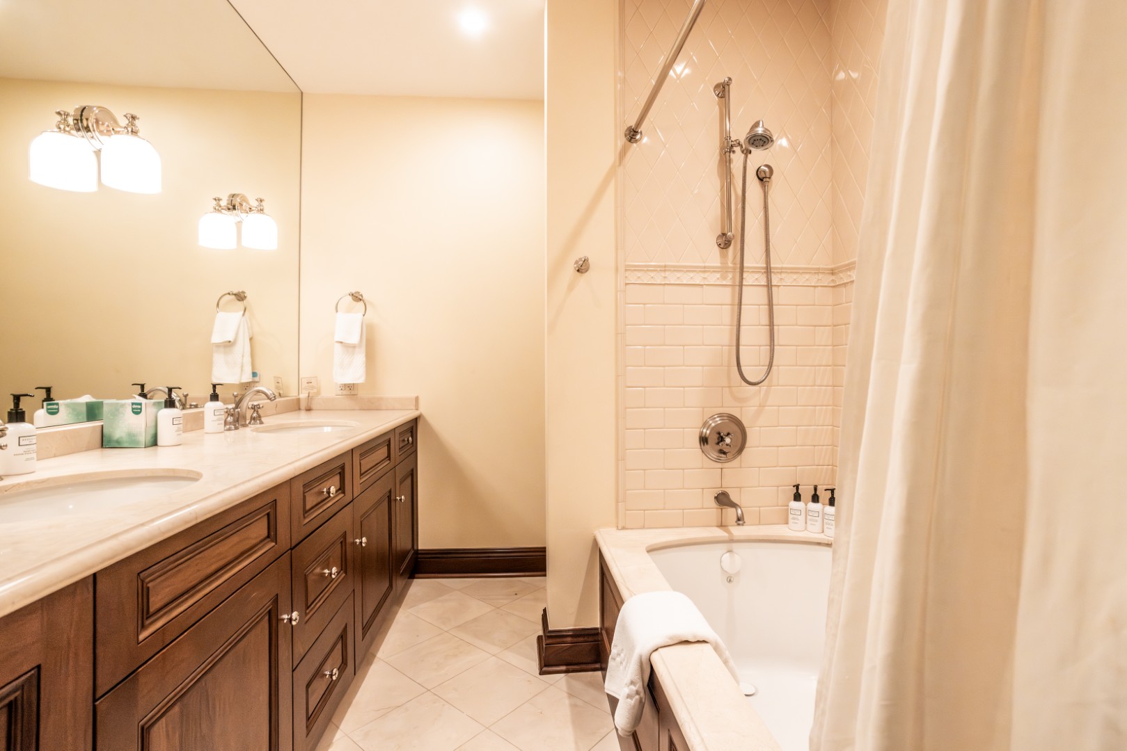 RH_Suite15-25